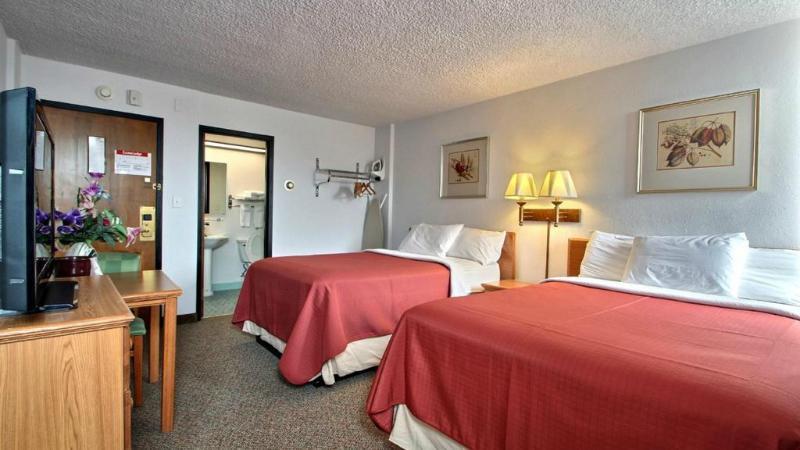 Wingate By Wyndham Sheboygan Hotel Exterior photo